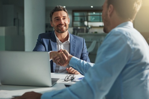 Insurance agency networks can help independent agents close more customers